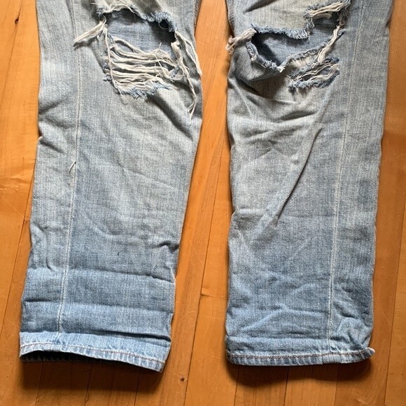 American Eagle Tomgirl Ripped Jeans 10 - Picture 4 of 10